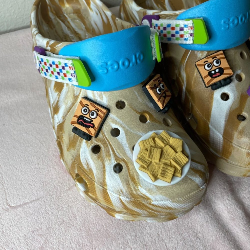 Cinnamon Toast Crunch Crocs Clog 207920-2E9 BRAND NEW *EARLY PAIR* - Picture 7 of 10
